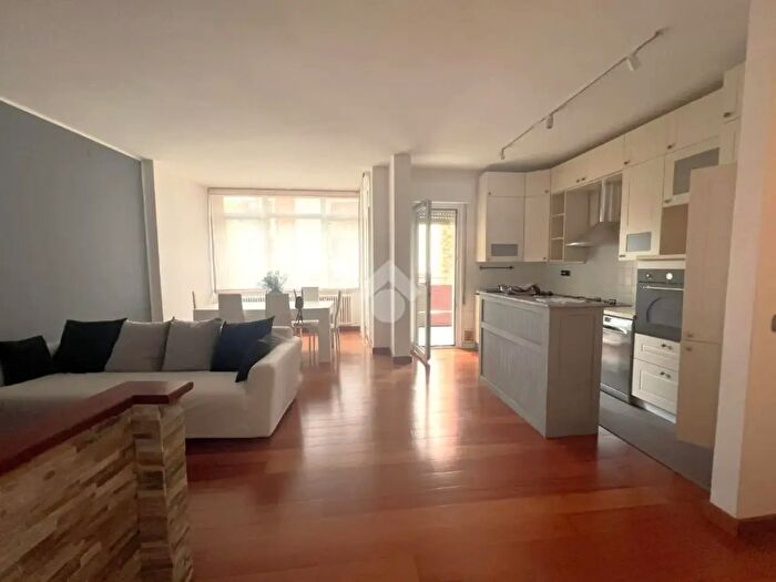 Appartamento trilocale in affitto in Viale Nino Bixio, Treviso