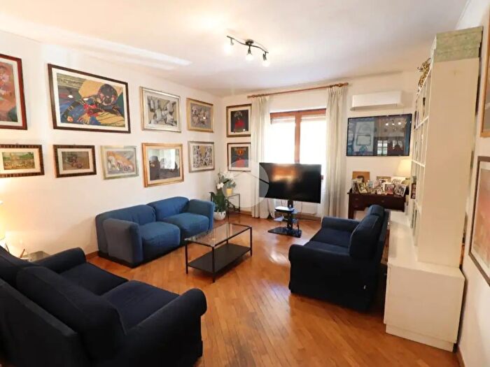 Appartamento trilocale in vendita in Via Cuoco, Cagliari