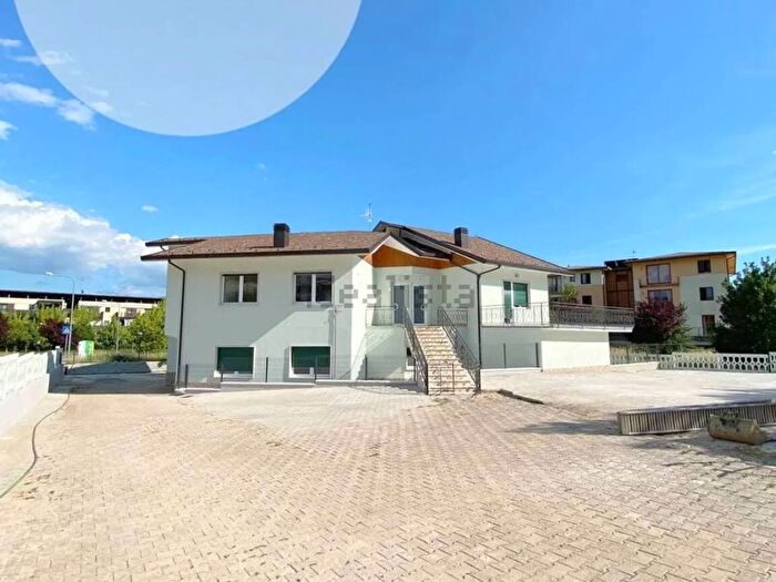 Appartamento quadrilocale in affitto in Via Amiternina, Coppito Preturo, L'Aquila