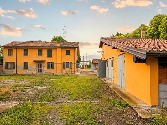 Casa quadrilocale in vendita in Via Imperiale, San Felice Sul Panaro