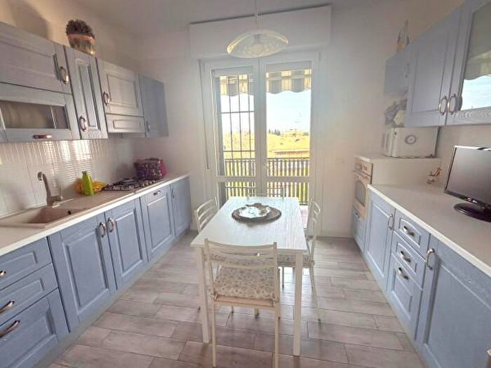 Appartamento quadrilocale in vendita in Via Giulio Mazzoni, Piacenza