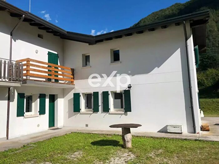 Casa quadrilocale in vendita in Tramonti Di Sotto