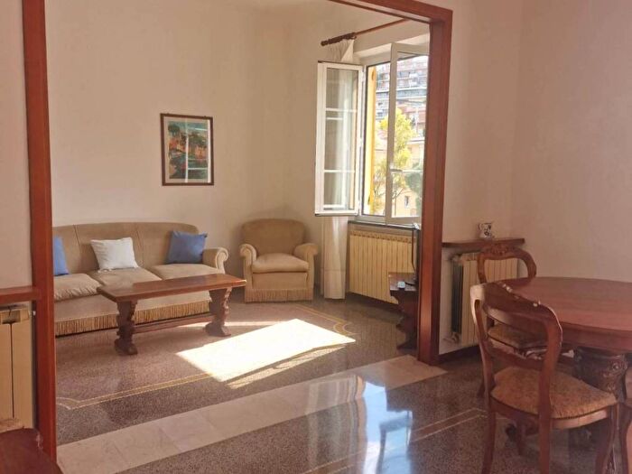 Appartamento quadrilocale in affitto in Piazza Mazzini, Centro, Varazze