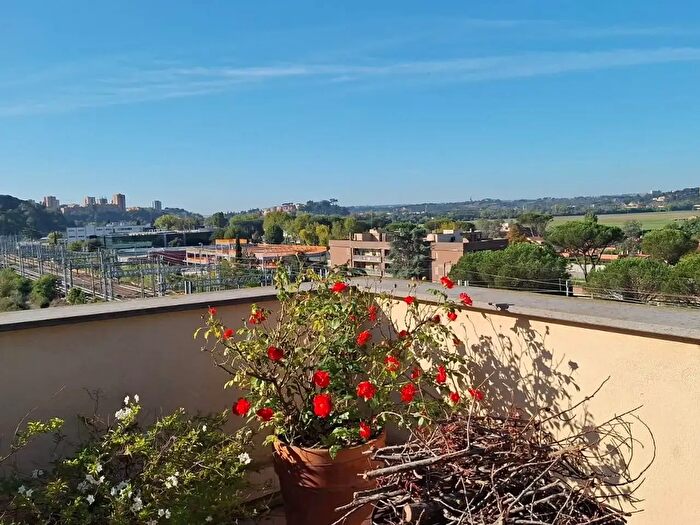 Appartamento trilocale in vendita in Roma