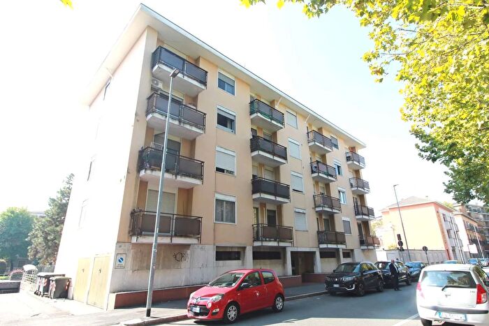 Appartamento monolocale in vendita in Viale Giulio Cesare, Novara