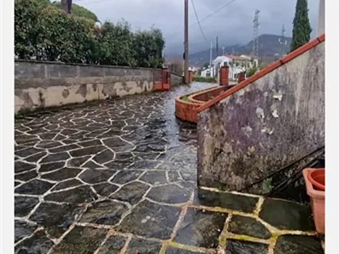Casa con 10 locali in vendita in Sarzana