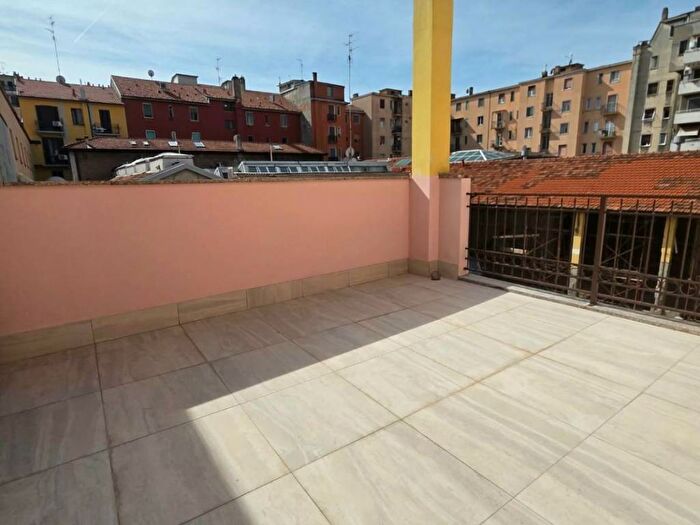 Appartamento trilocale in affitto in Via Lecce, Corso San Gottardo, Milano