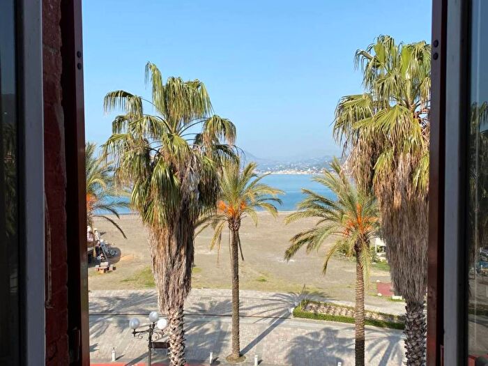 Appartamento con 6 locali in affitto in Viale Rimembranze, Centro, Sestri Levante