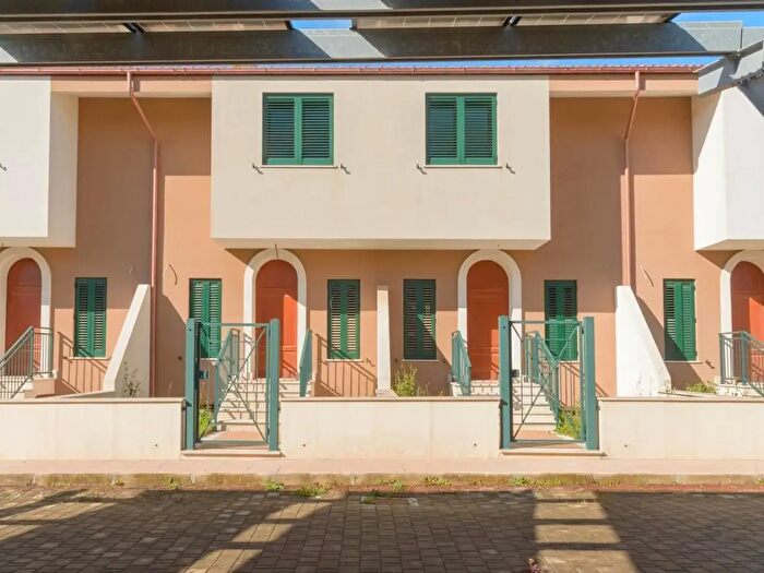 Casa con 5 locali in vendita in Crispiano