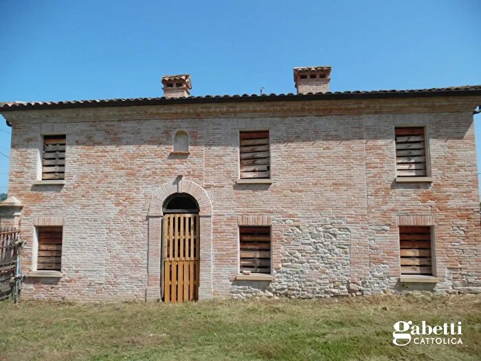 Casa con 9 locali in vendita in Morciano Di Romagna