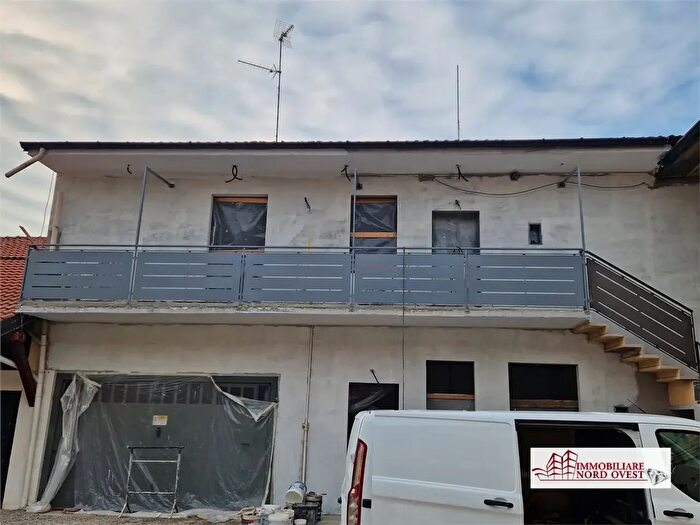 Appartamento trilocale in vendita in Via Matteotti Snc, Vittuone