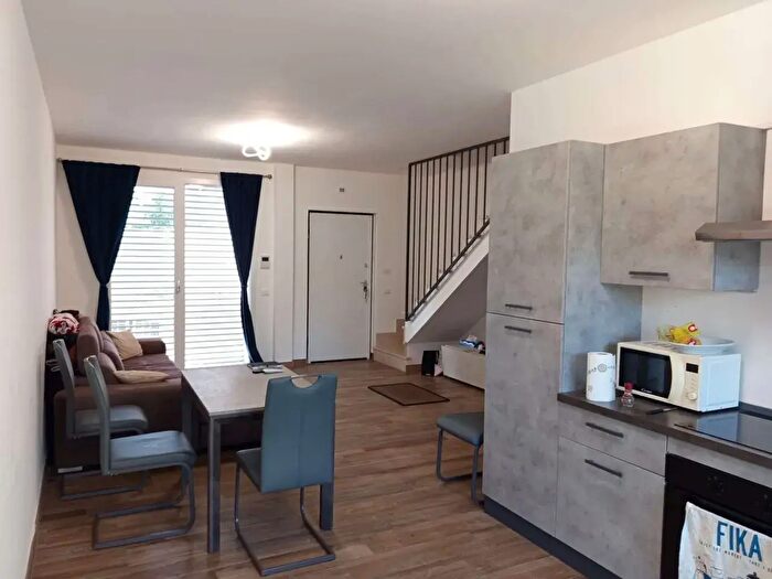 Appartamento trilocale in vendita in Via Vicolungo, Roma