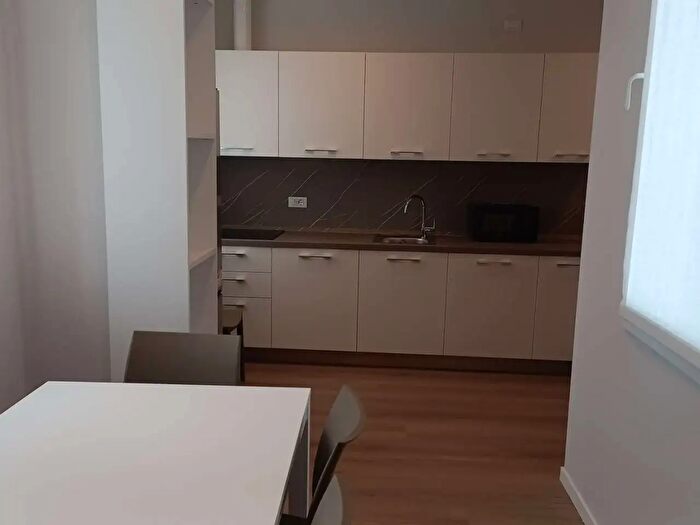 Appartamento con 10 locali in vendita in Via Miranese, Venezia