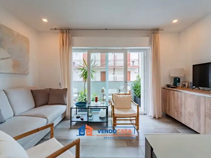 Appartamento trilocale in vendita in Via Maggio, Varazze