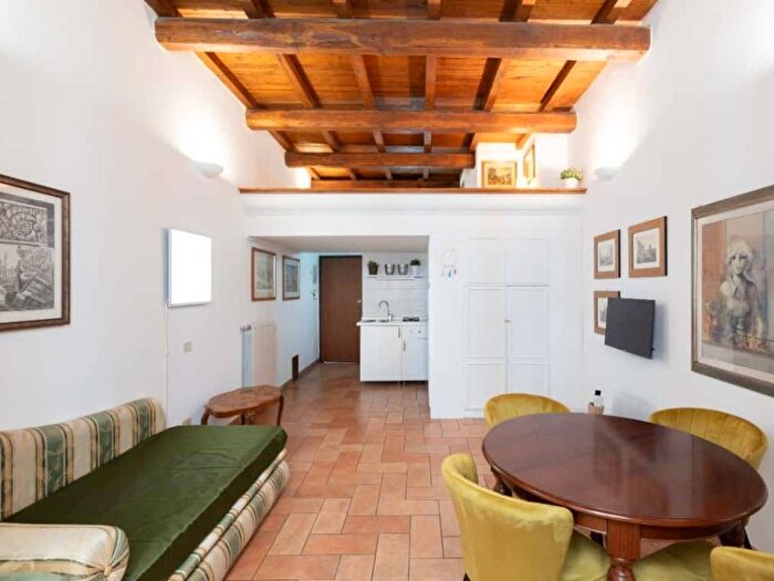 Appartamento bilocale in affitto in Via della Reginella, Ghetto Portico d'Ottavia, Roma