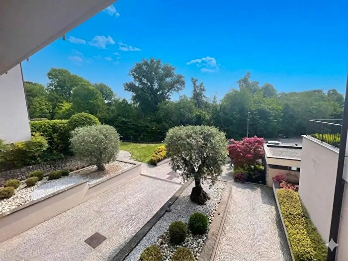 Appartamento bilocale in vendita in Via Santa Maria delle Selve, Biassono
