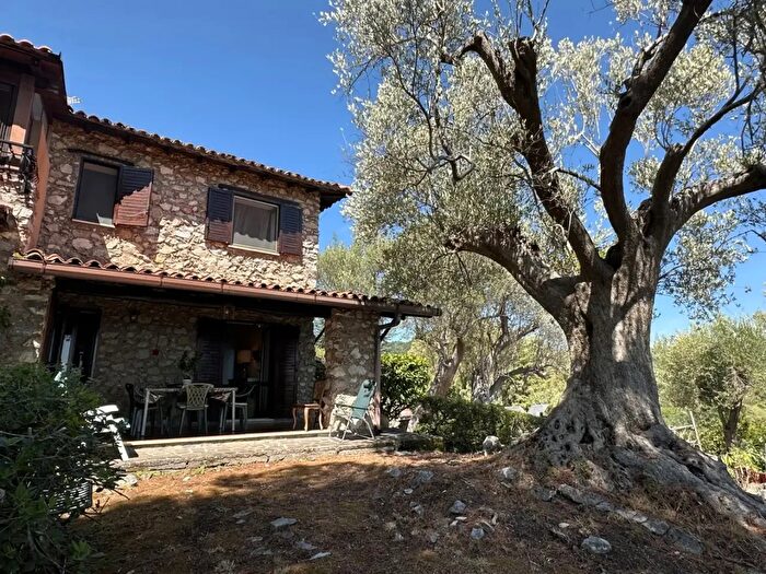 Casa trilocale in vendita in Località Occhiani, San Giovanni A Piro