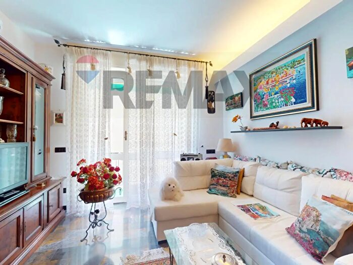 Appartamento con 5 locali in vendita in Via Privata dei Geranei, Rapallo
