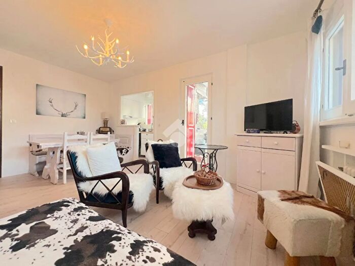 Appartamento trilocale in vendita in Via Pinerolo, Sestriere