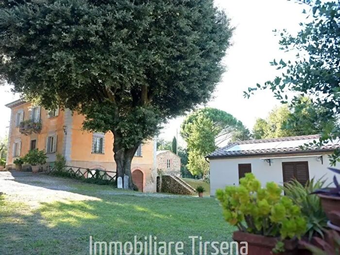 Casa con 10 locali in vendita in Orvieto