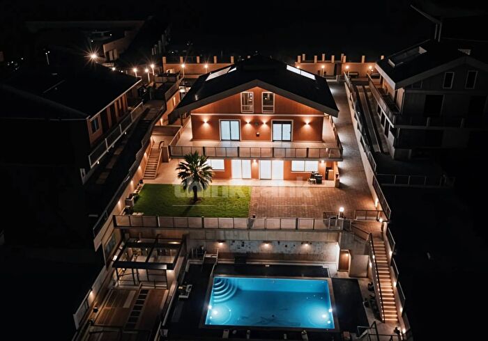 Casa con 10 locali in vendita in Torre Faro Snc, Messina