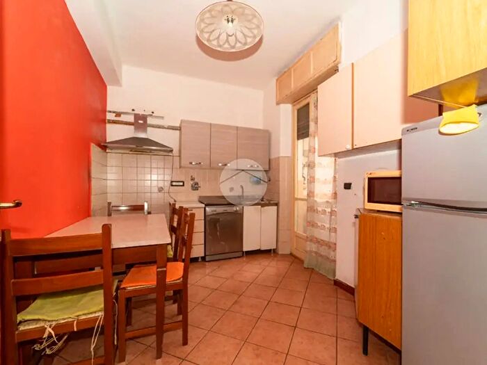 Appartamento trilocale in vendita in Corso Grosseto, Torino