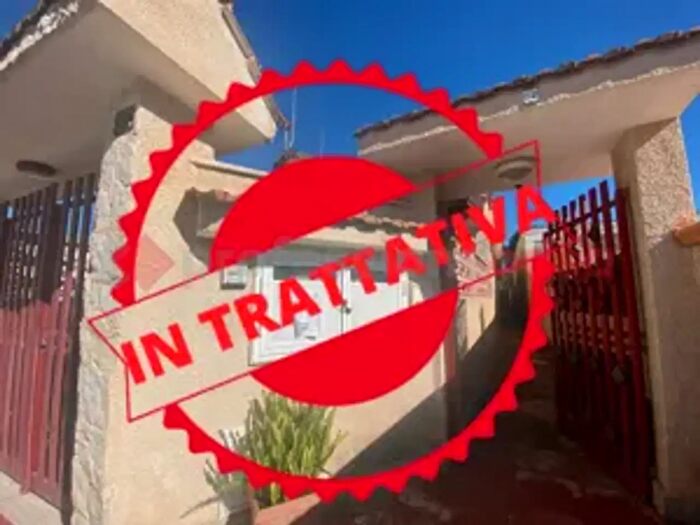 Appartamento trilocale in vendita in Viale Montedarena, Pulsano
