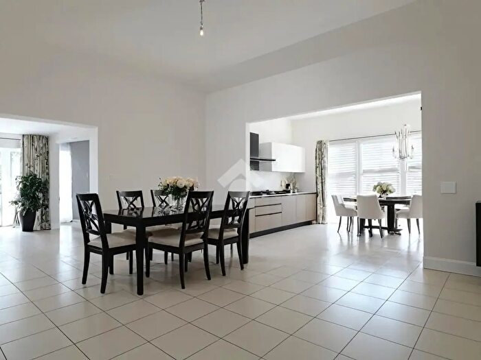Casa quadrilocale in vendita in Viale Jacopo dal Verme, Vicenza
