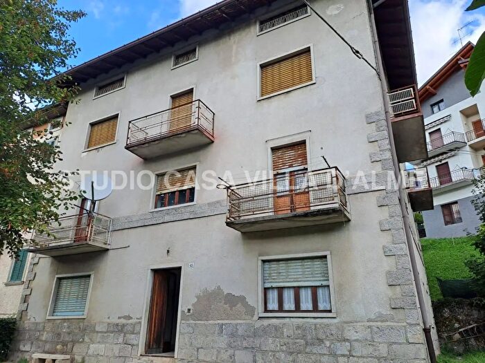 Appartamento con 5 locali in vendita in Via Roma, Serina