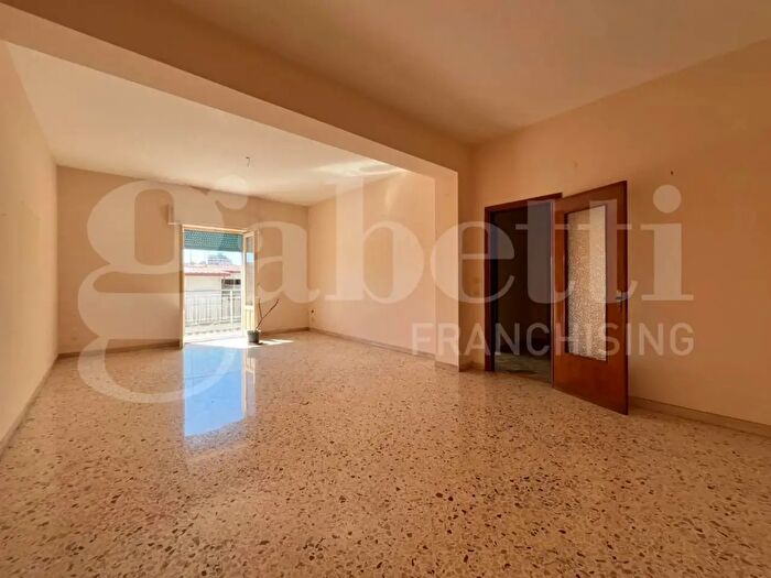 Appartamento trilocale in vendita in Via Pietro Gagliardo, Bagheria