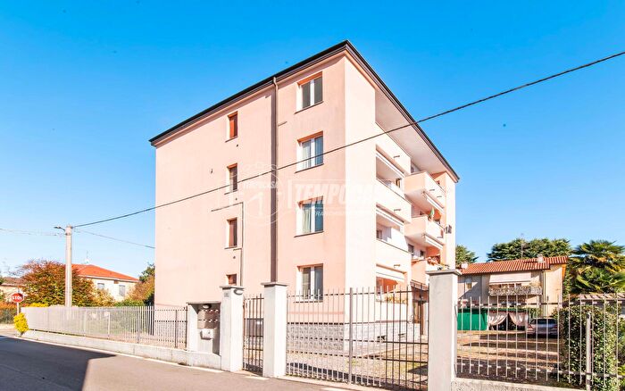 Appartamento trilocale in vendita in Mozzate