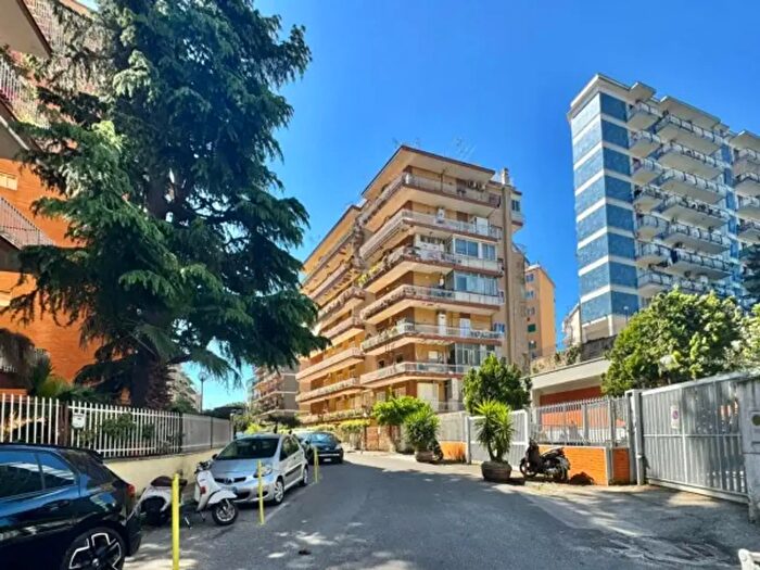 Appartamento quadrilocale in vendita in Via Francesco Netti, Napoli