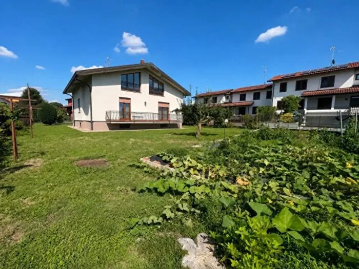 Casa con 6 locali in vendita in Via Alcide De Gasperi, Olgiate Comasco