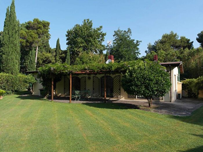 Casa con 6 locali in affitto in Via Lucio Volumnio, Capannelle Statuario, Roma