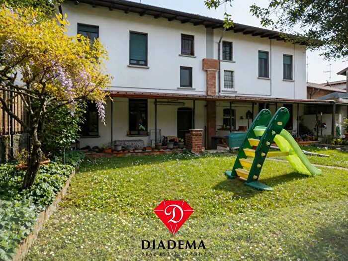 Casa quadrilocale in vendita in Somma Lombardo