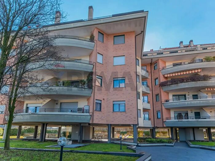 Appartamento trilocale in vendita in Corso Sempione, Busto Arsizio