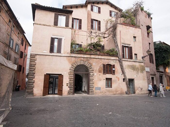 Appartamento trilocale in affitto in Piazza Margana, Largo Argentina, Roma