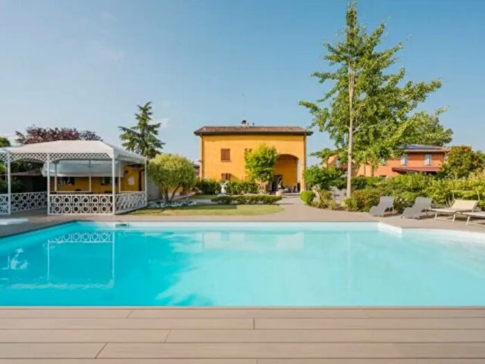 Casa con 6 locali in vendita in Modena