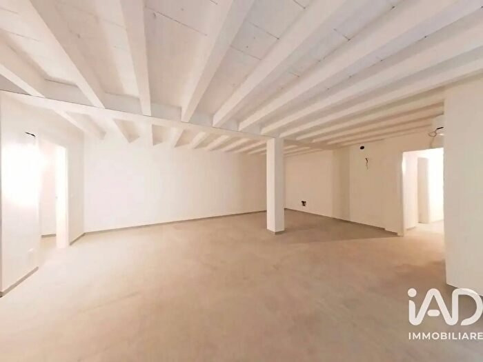 Appartamento quadrilocale in vendita in Via Corrado, Mantova