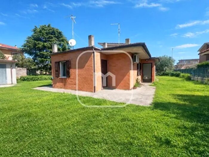 Casa con 6 locali in vendita in Via Civita dAntino, Roma