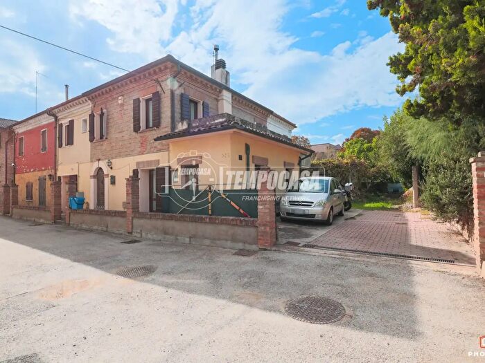 Casa con 9 locali in vendita in Via Emilia Romagna, Cattolica