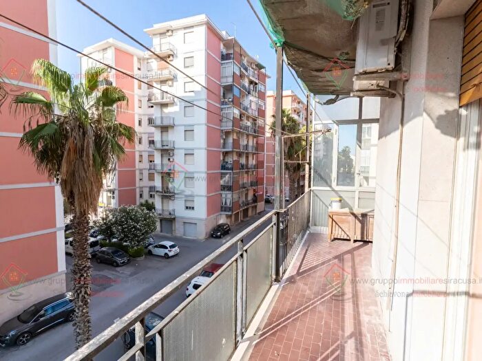 Appartamento con 5 locali in vendita in Siracusa