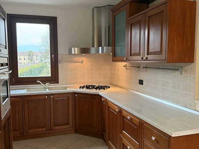 Appartamento trilocale in vendita in Loria