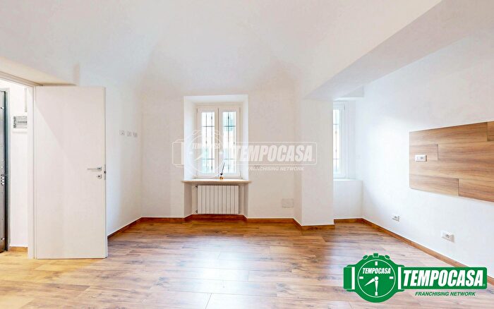 Appartamento trilocale in vendita in Valenza