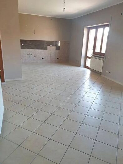 Appartamento trilocale in vendita in Via Colle Cagioli, Lariano