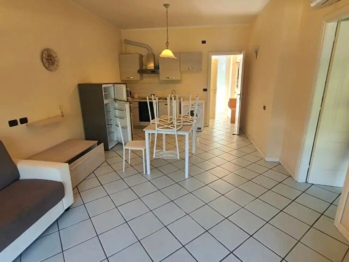 Appartamento trilocale in vendita in Ia della Libertà, Pietrasanta