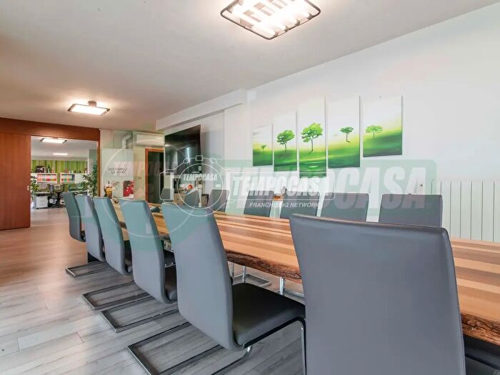 Appartamento trilocale in vendita in Gerenzano