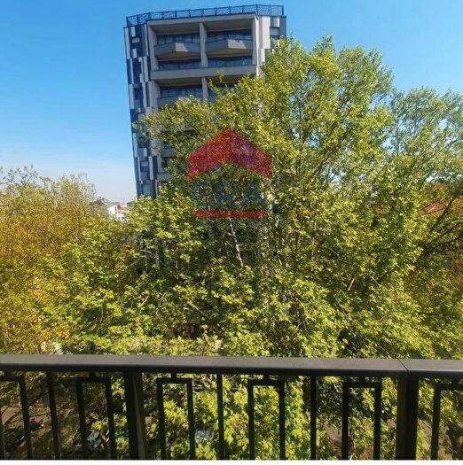 Appartamento quadrilocale in affitto in Viale Emilio Caldara, Quadronno Crocetta, Milano