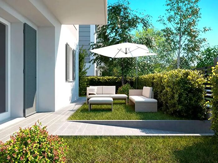 Appartamento trilocale in vendita in Achille Grandi, Triuggio