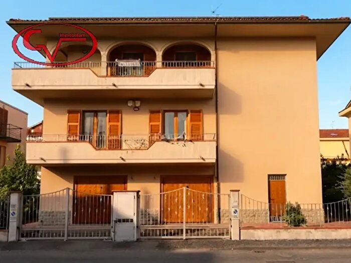 Casa con 5 locali in vendita in Montevarchi